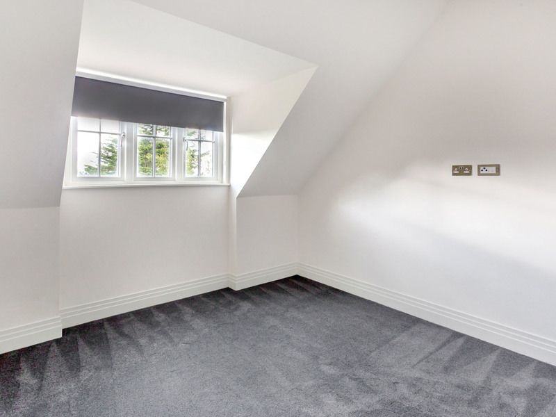 2 Bed Apartment To Rent in Horley